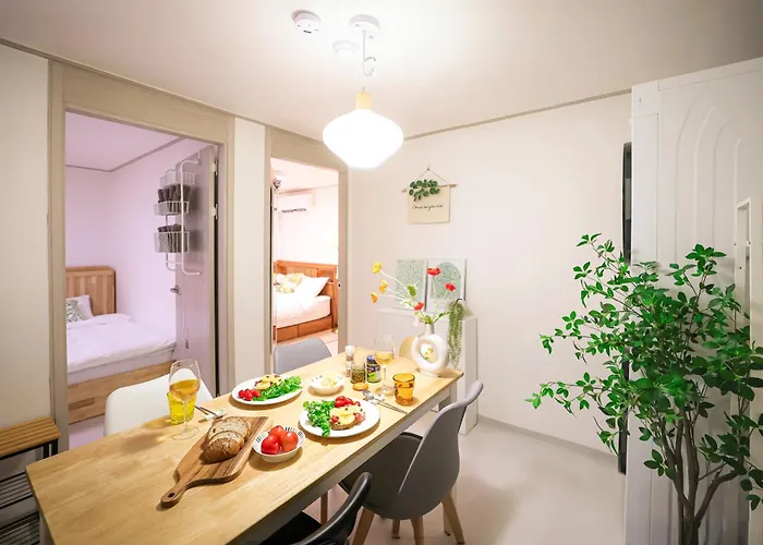 The Station - 5mins To Ddukseom Station, Near Forest, Jamsil, Ddp, Up To 5pax Apartment *
