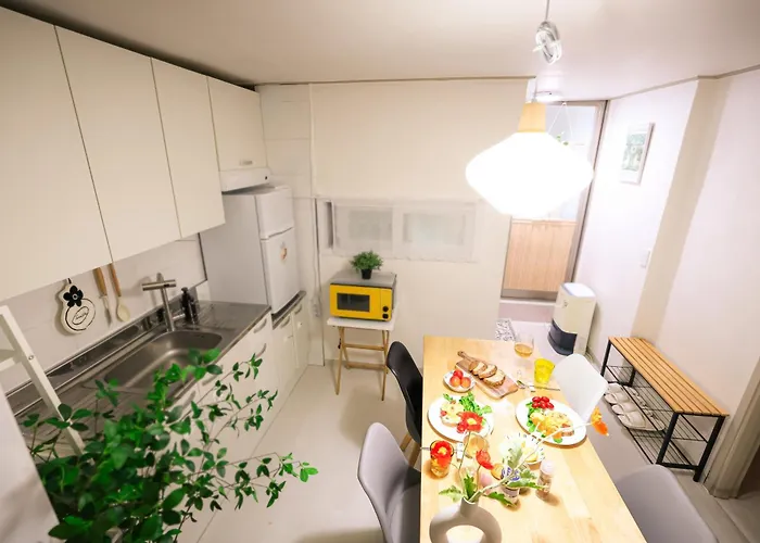 Apartment The Station - 5mins To Ddukseom Station, Near Forest, Jamsil, Ddp, Up To 5pax *