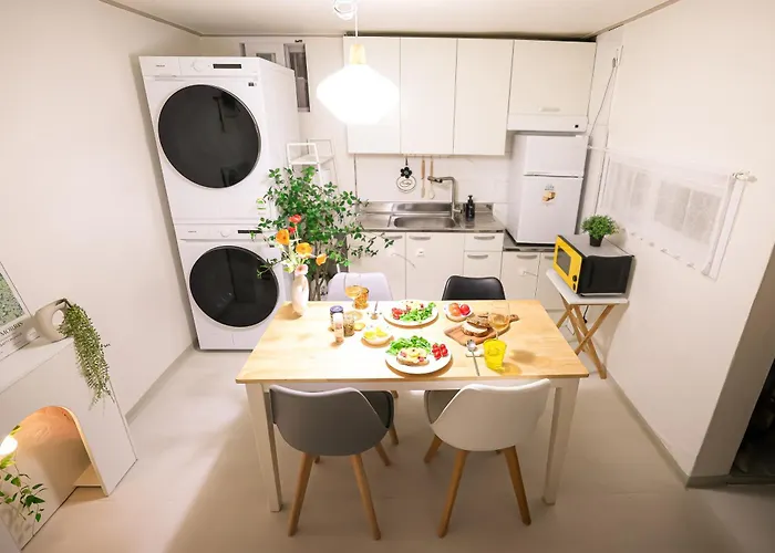 Apartment The Station - 5mins To Ddukseom Station, Near Forest, Jamsil, Ddp, Up To 5pax