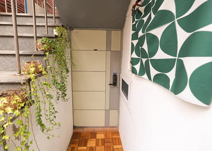 The Station - 5mins To Ddukseom Station, Near Forest, Jamsil, Ddp, Up To 5pax * Seoul